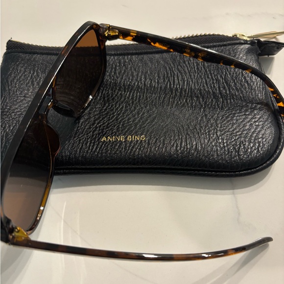 Tortoise Shell Aviator Sunglass - Picture 3 of 3